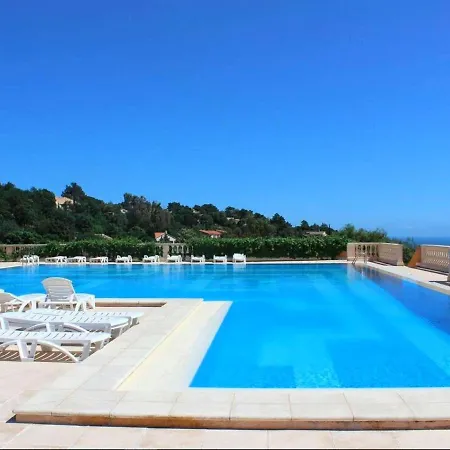 Climatise Avec Terrasse, Piscine Et Parking Securise - Les Issambres Saint-Peire-sur-Mer