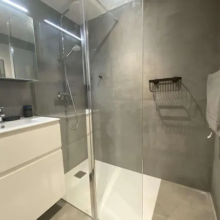 Apartment Climatise Avec Terrasse, Piscine Et Parking Securise - Les Issambres *