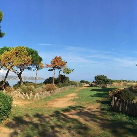 Climatise Avec Terrasse, Piscine Et Parking Securise - Les Issambres Saint-Peïre-sur-Mer